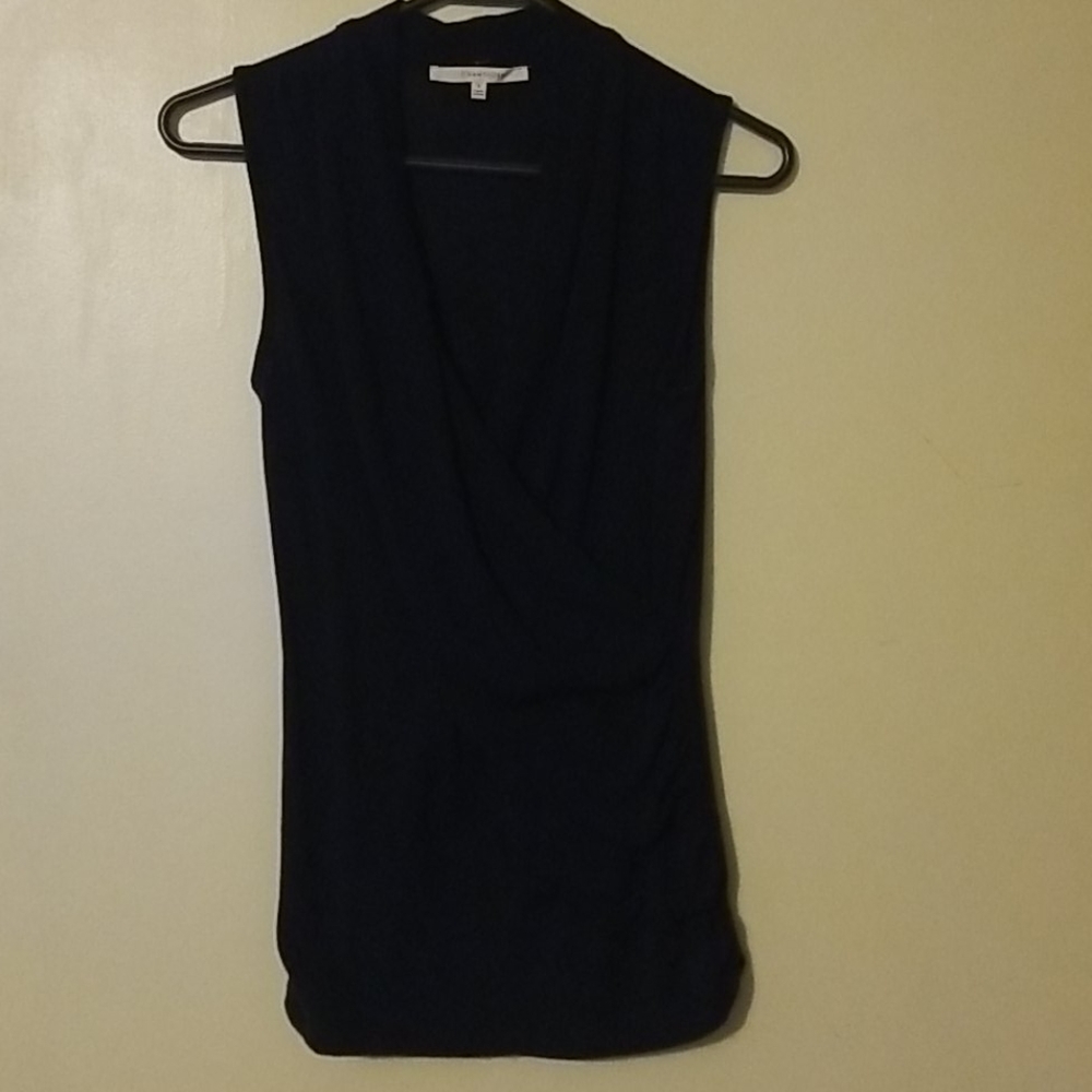 Low cut sleeveless top